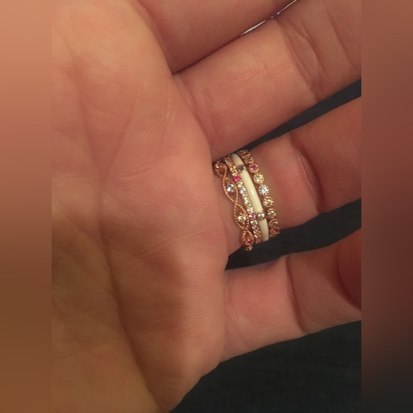Rose Color Ring Stack with 4 Different Ring, Size 7 - Picture 3 of 4